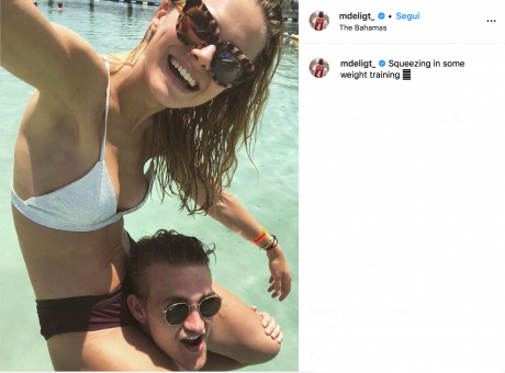 Lo sfottò è solo un ricordo: AnneKee e de Ligt, relax aspettando la Juve FOTO