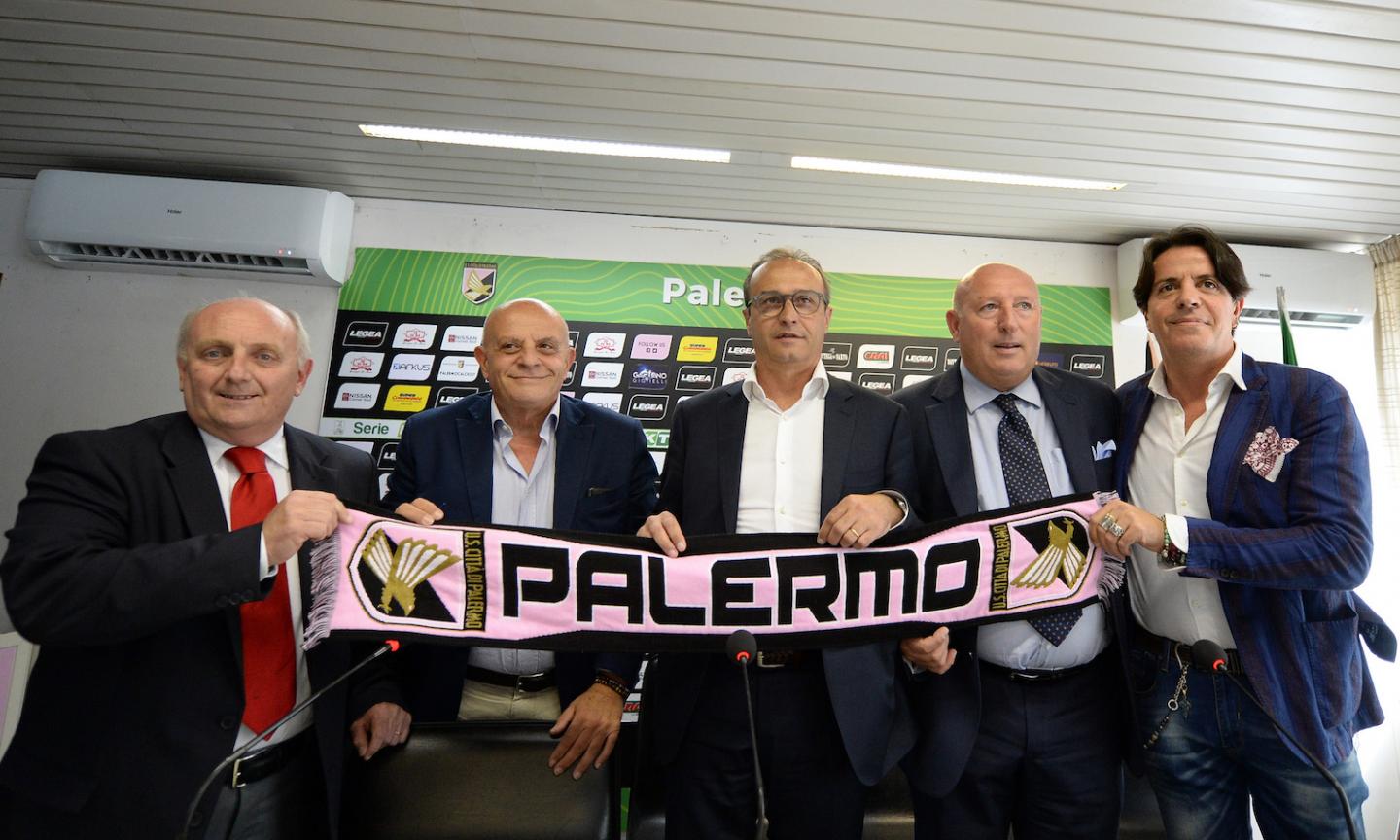 Palermo: sgomberati gli uffici allo stadio della vecchia proprietà