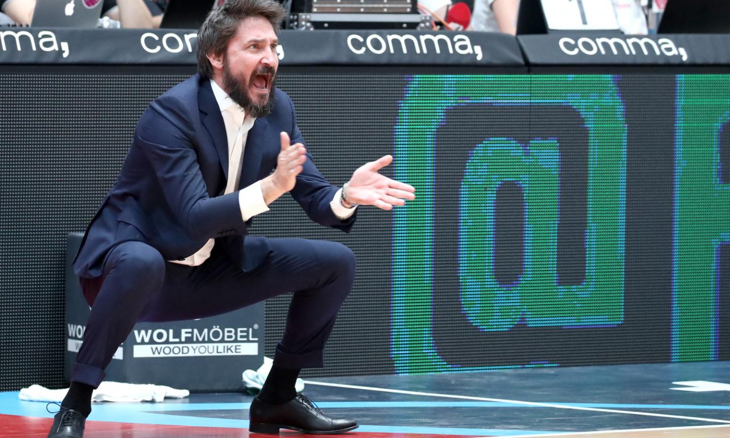 Dinamo Sassari, la conferenza show di Pozzecco: 'Io non piango!' 