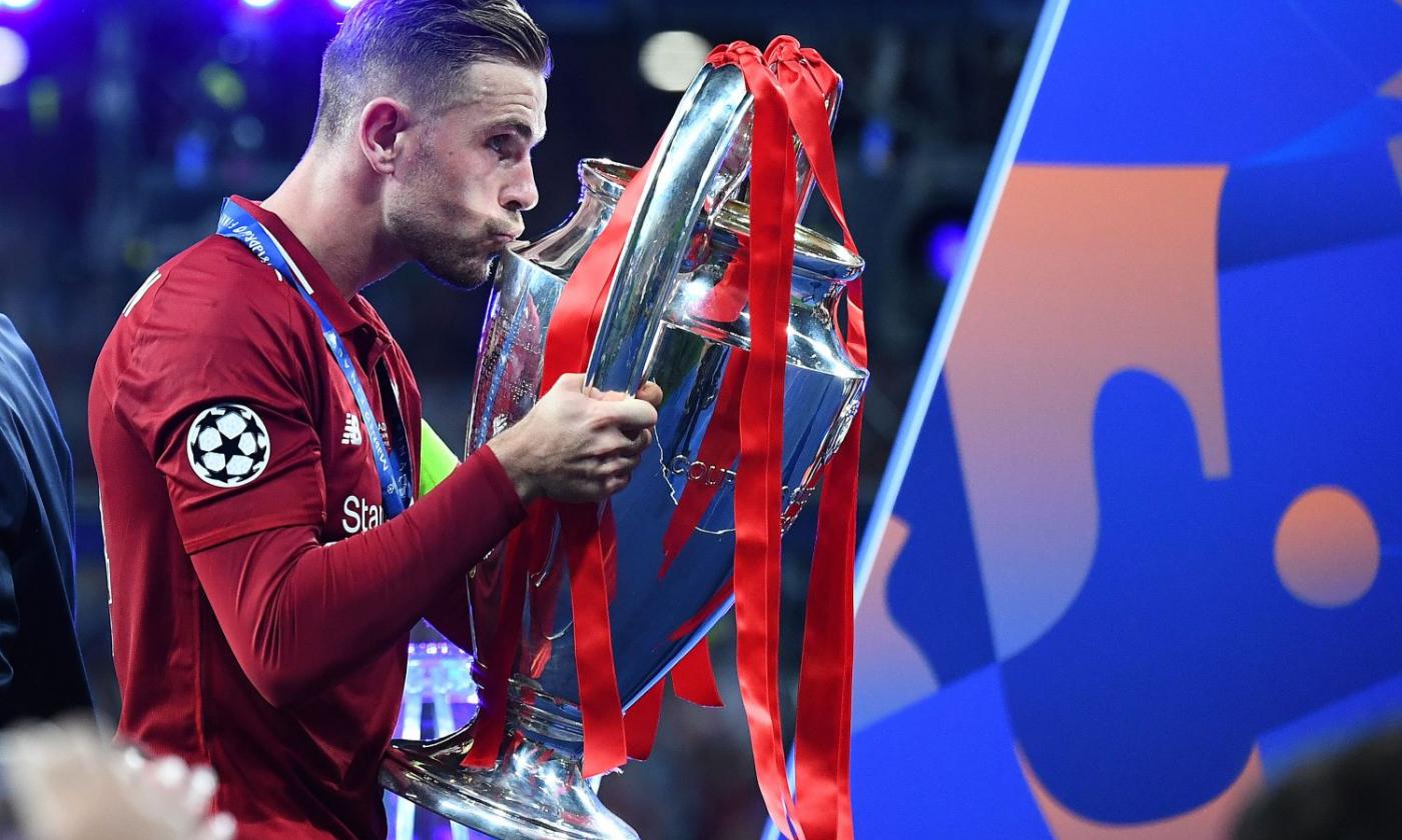 Henderson commuove il web: lacrime e abbraccio con il papà dopo la Champions VIDEO