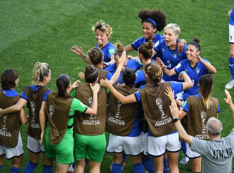 Dall'effetto Ventura e Di Biagio all'antisportività e delusione maschili: quella pazza voglia di Italia femminile!