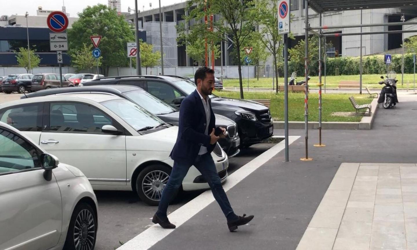 Exclusive: Sassuolo star's agent arrives at AC Milan headquarters for talks