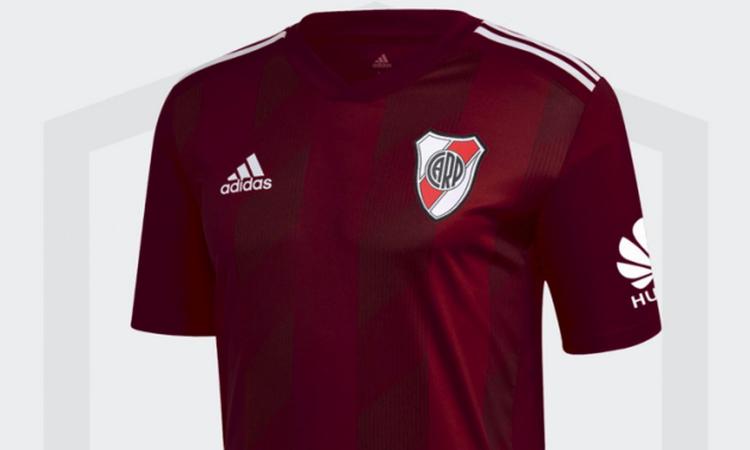 River Plate, maglia granata per omaggiare il 'Grande Torino'! VIDEO