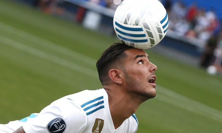 Milan, Theo Hernandez si presenta: 'Sono qui per vincere la Champions. Faremo la storia'