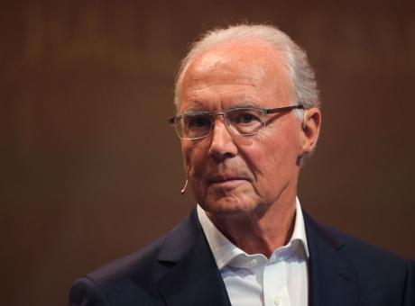 Beckenbauer: 'Ho avuto un infarto oculare, non ci vedo quasi più dall'occhio destro'