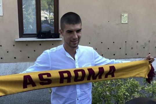 Gianluca Mancini arrives for Roma medical, hopes to score ...