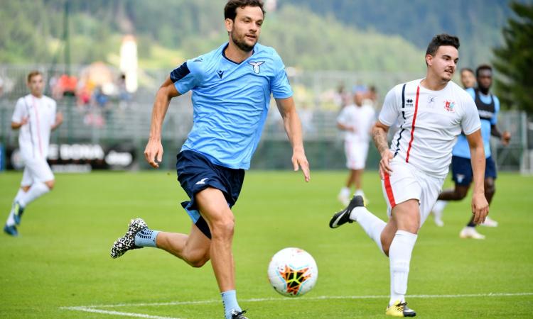 Parolo sull'abbraccio con Leiva: 'Gesto spontaneo e bello. Ecco come ha vinto la Lazio'