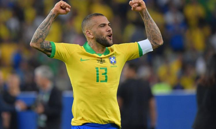 Dani Alves ai Mondiali: 'Giorno glorioso, quattro anni fa...'