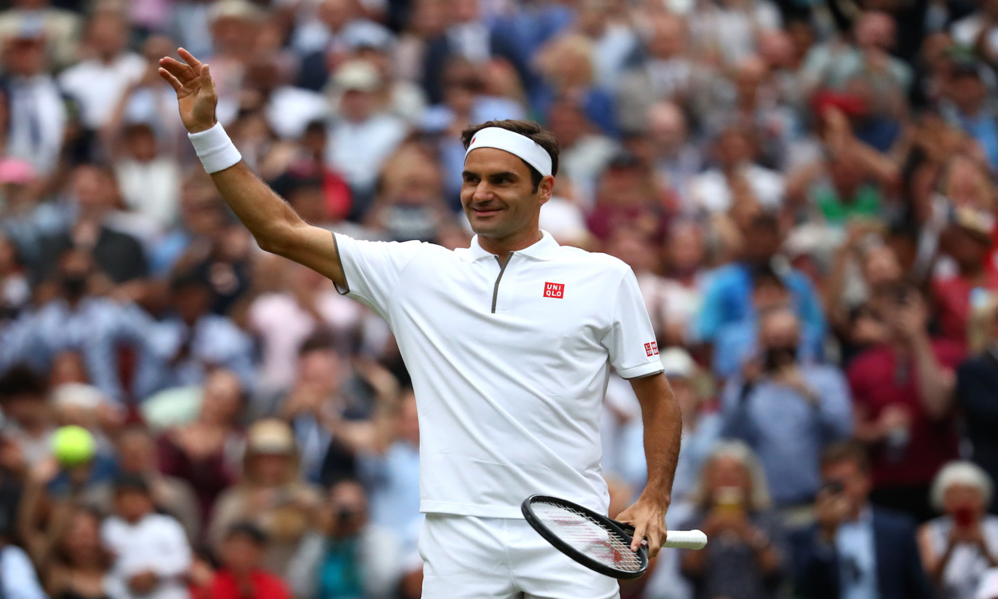 Wimbledon, Federer batte Berrettini e dice a un giornalista italiano: 'Cambia lavoro!' VIDEO