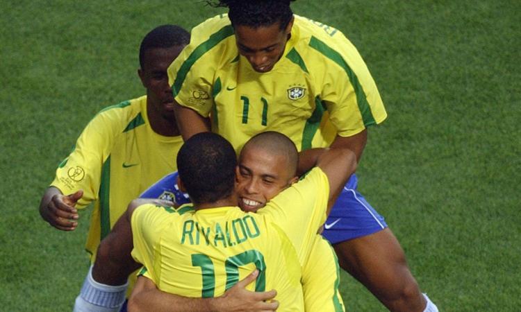 Pelé in ospedale, quanti messaggi: da Neymar a Rivaldo VIDEO
