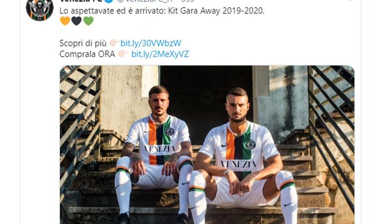 Venezia, presentata la maglia da trasferta FOTO