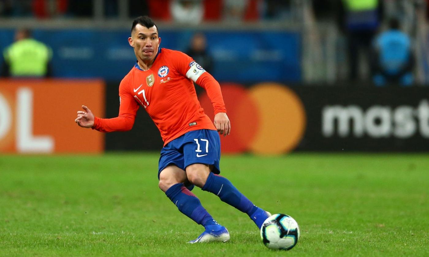 Medel eyes European football with Bologna