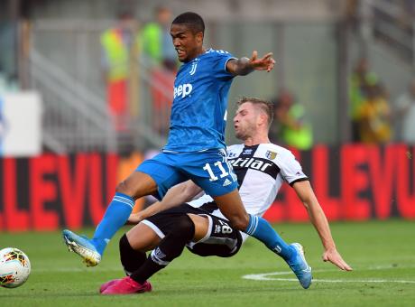 Juve, nessun infortunio per Douglas Costa: il messaggio su Instagram