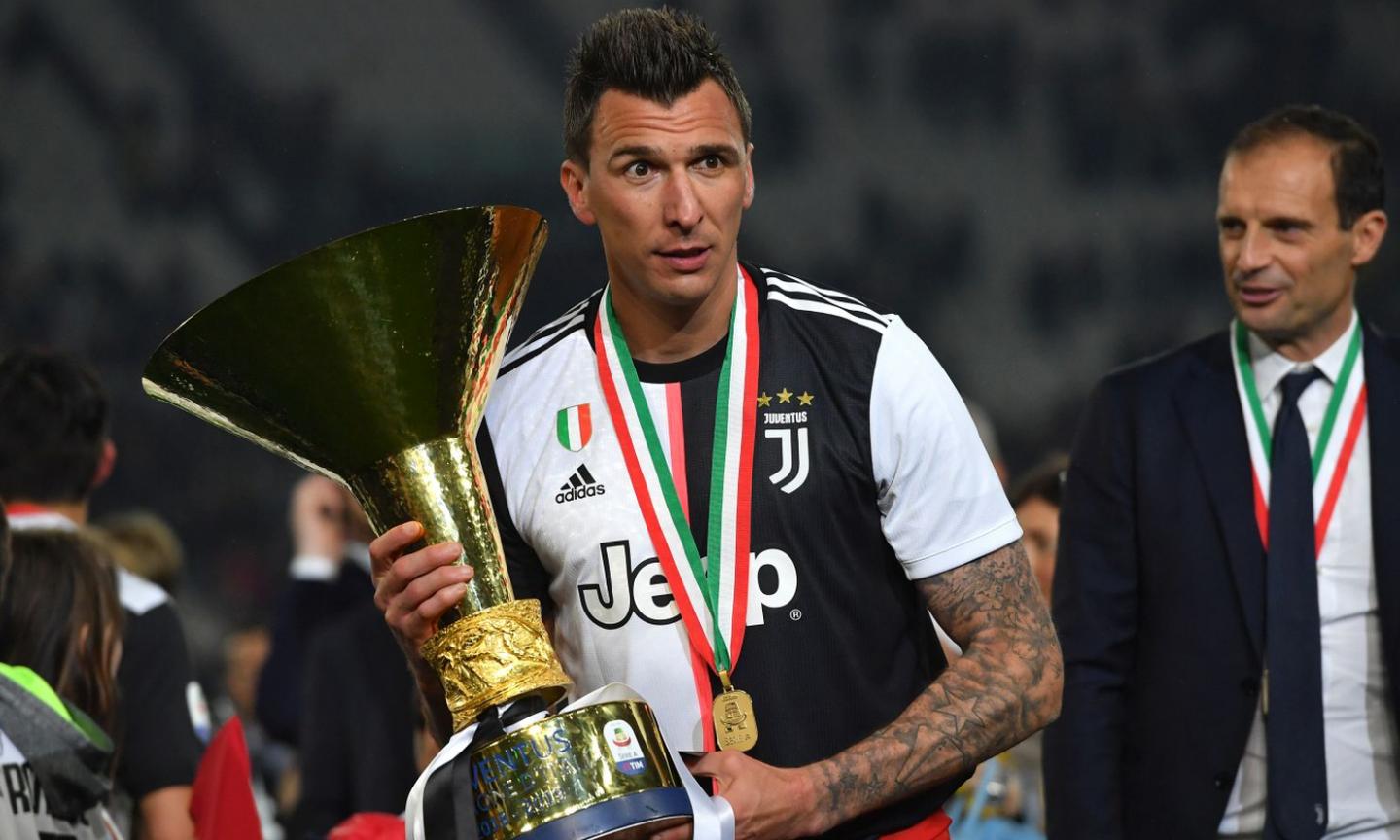 Juve: l'agente di Mandzukic vola in Qatar