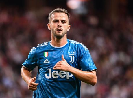 Emre Can fuori dalla lista Champions: il sostegno di Pjanic FOTO