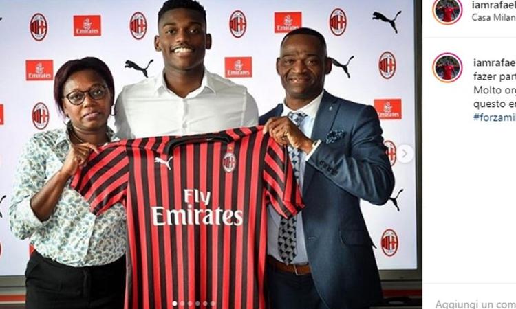 Milan, ecco Leao: 'Orgoglioso di far parte di questo enorme club'