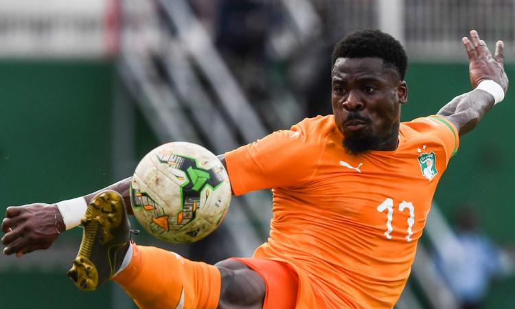 Milan, concorrenza per Aurier