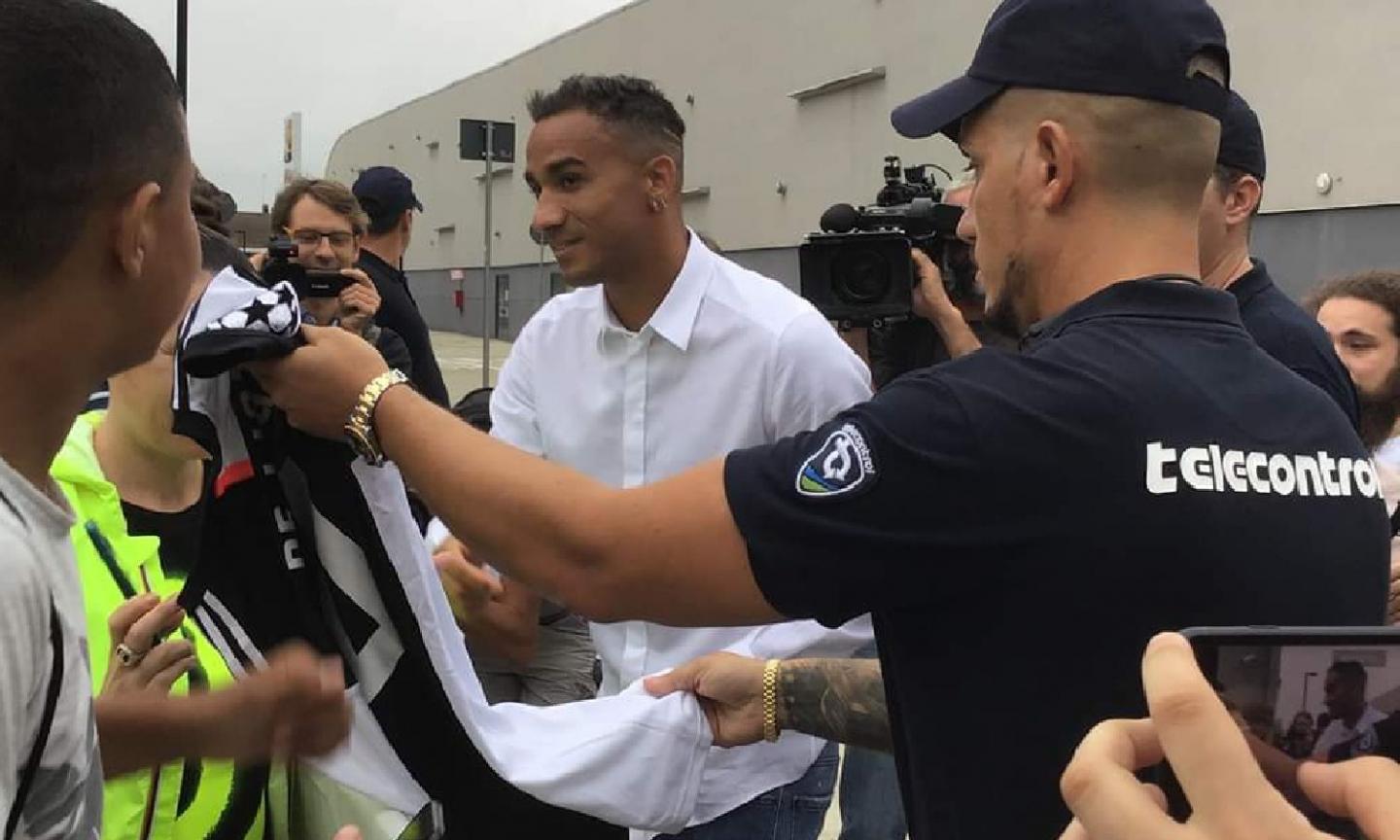 Rivivi la giornata dell'arrivo di Danilo alla Juve