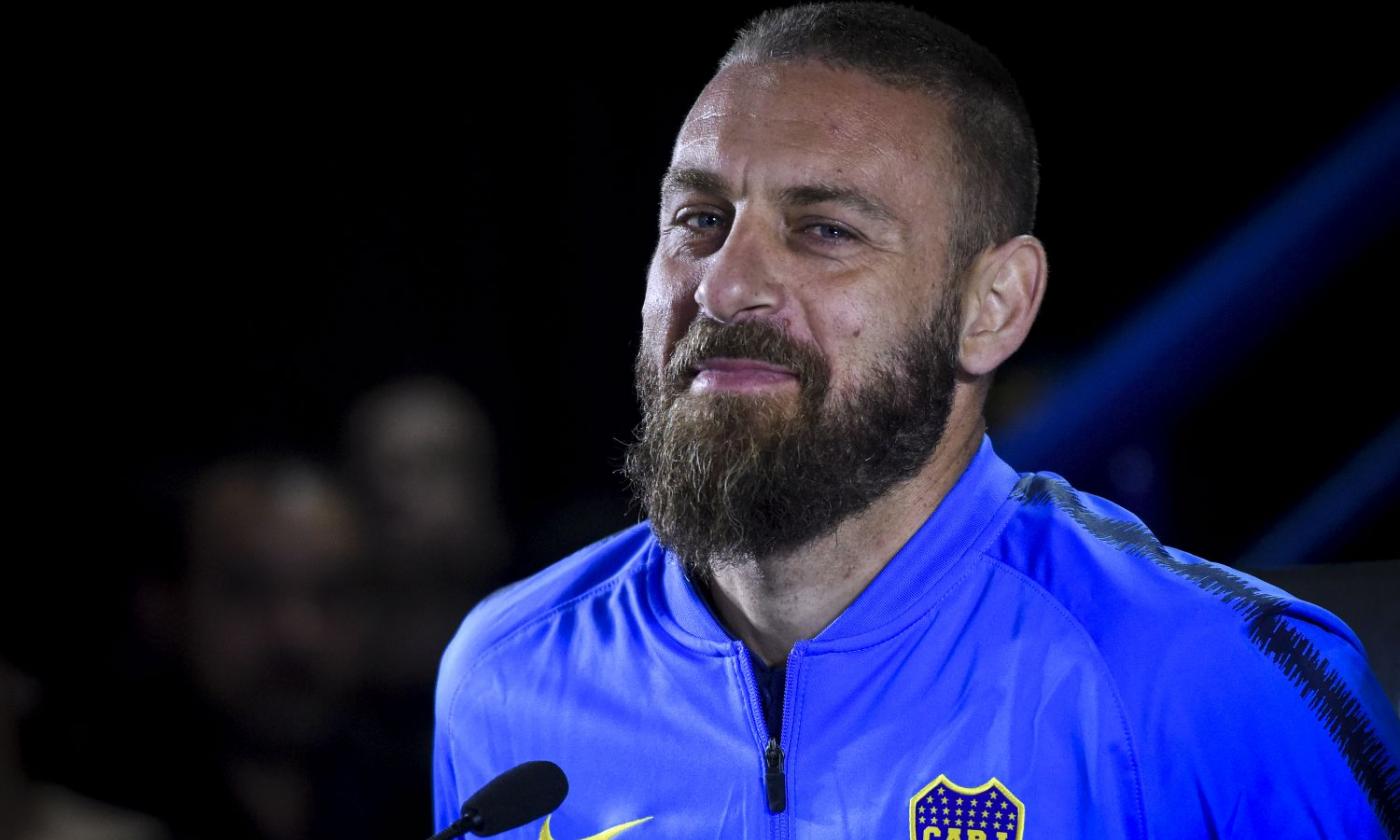 Scivolate, contrasti e... Zarate: Boca, gli allenamenti di De Rossi VIDEO