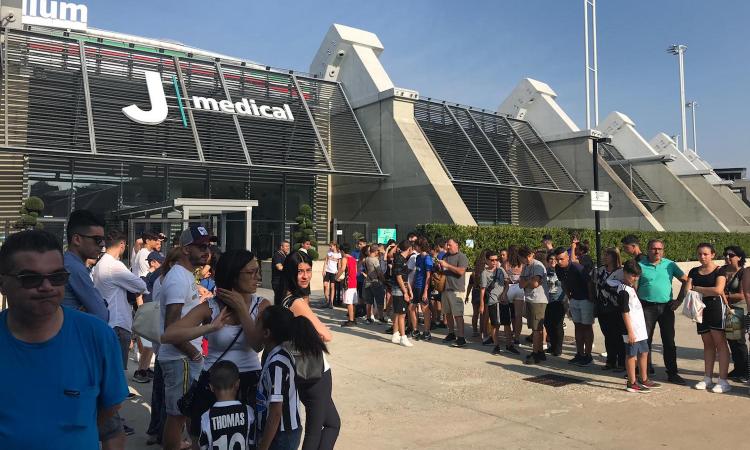 VXL, un blogger della Juve contro i suoi 'compagni' di fede: 'Vergogna per la peggiore tifoseria del mondo!'