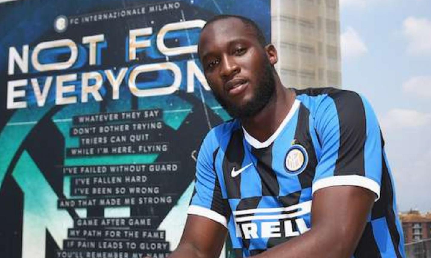 Inter, Lukaku mostra muscoli e sorrisi verso il Lecce: 'Lavoro duro e felicità'