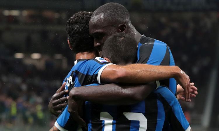 Inter, siparietto social. Lukaku e Padelli sfottono Sensi: 'Troppo piccolo per...'
