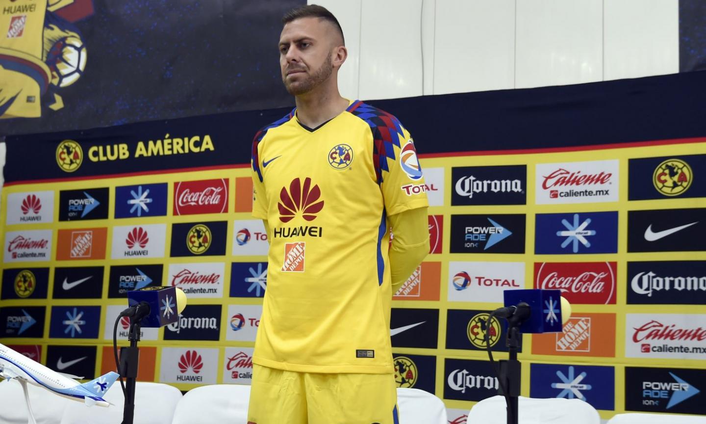 Photos: Former Milan and Roma man Menez; escorts and drugs in Mexico