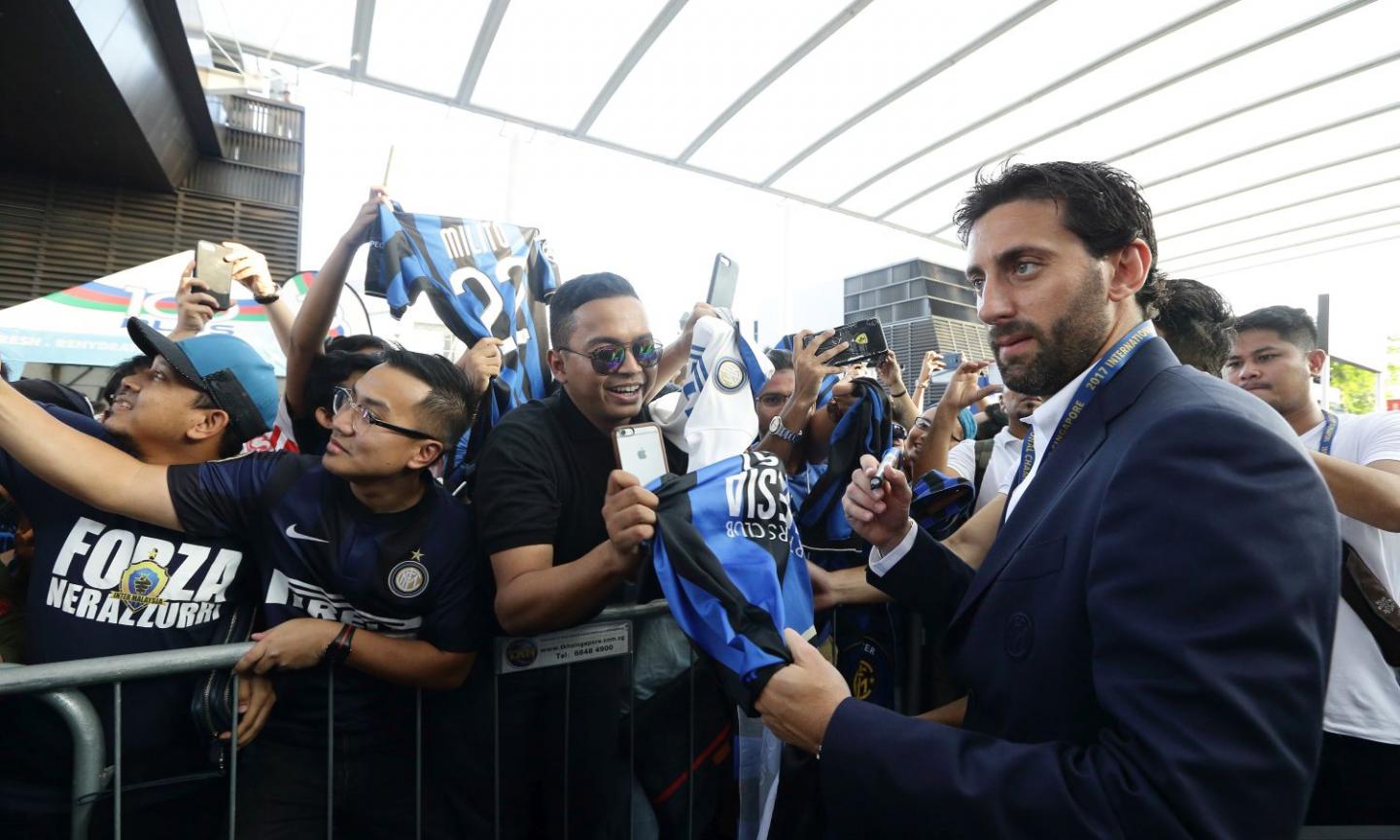 Milito critica l'Inter: 'Il caso Icardi mi fa male, non si lascia andare così un giocatore importante'