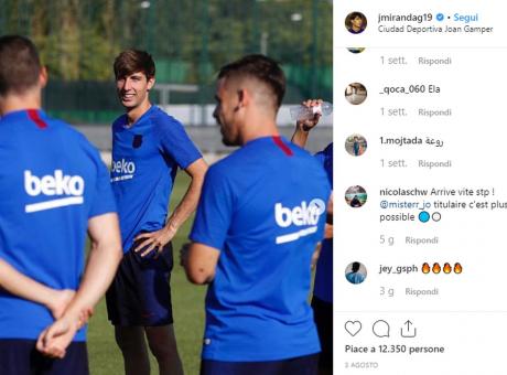 Paratici a Barcellona per Miranda: la Juve rilancia