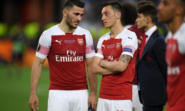 Arsenal, allarme sicurezza per Ozil e Kolasinac: non convocati per il Newcastle