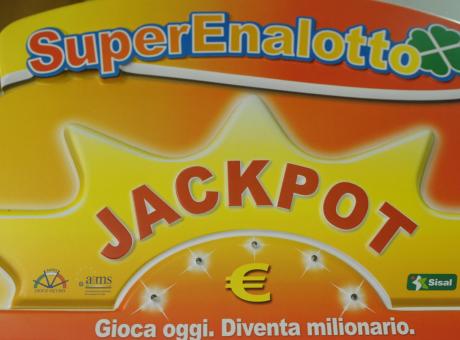 SuperEnalotto da record: a Lodi vinti 209 milioni con 2 euro giocati!