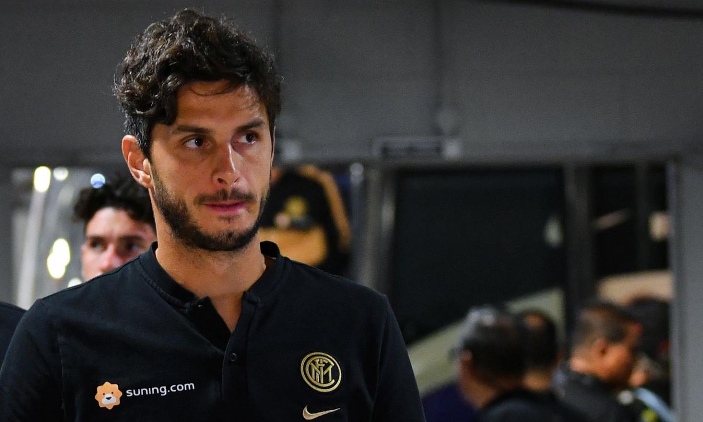 Inter, Ranocchia after Champions League defeat to Barcelona: 'A great sorrow!'