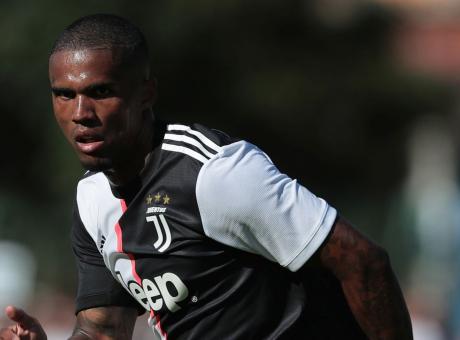 Douglas Costa scalpita e Sarri ricambia la Juve