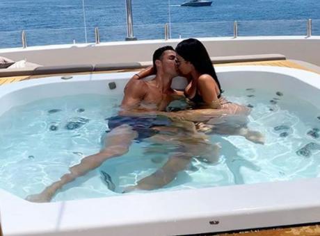 Ronaldo: 'Il mio gol in rovesciata alla Juve meglio del sesso? Non di quello con Georgina...' FOTO e VIDEO