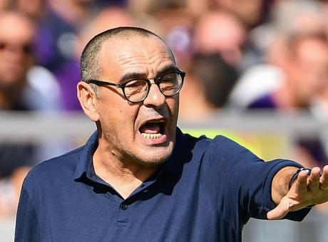 Juve, Sarri polemico: 'Bella differenza tra giocare alle 15 col caldo e alle 20.45. Dybala...'