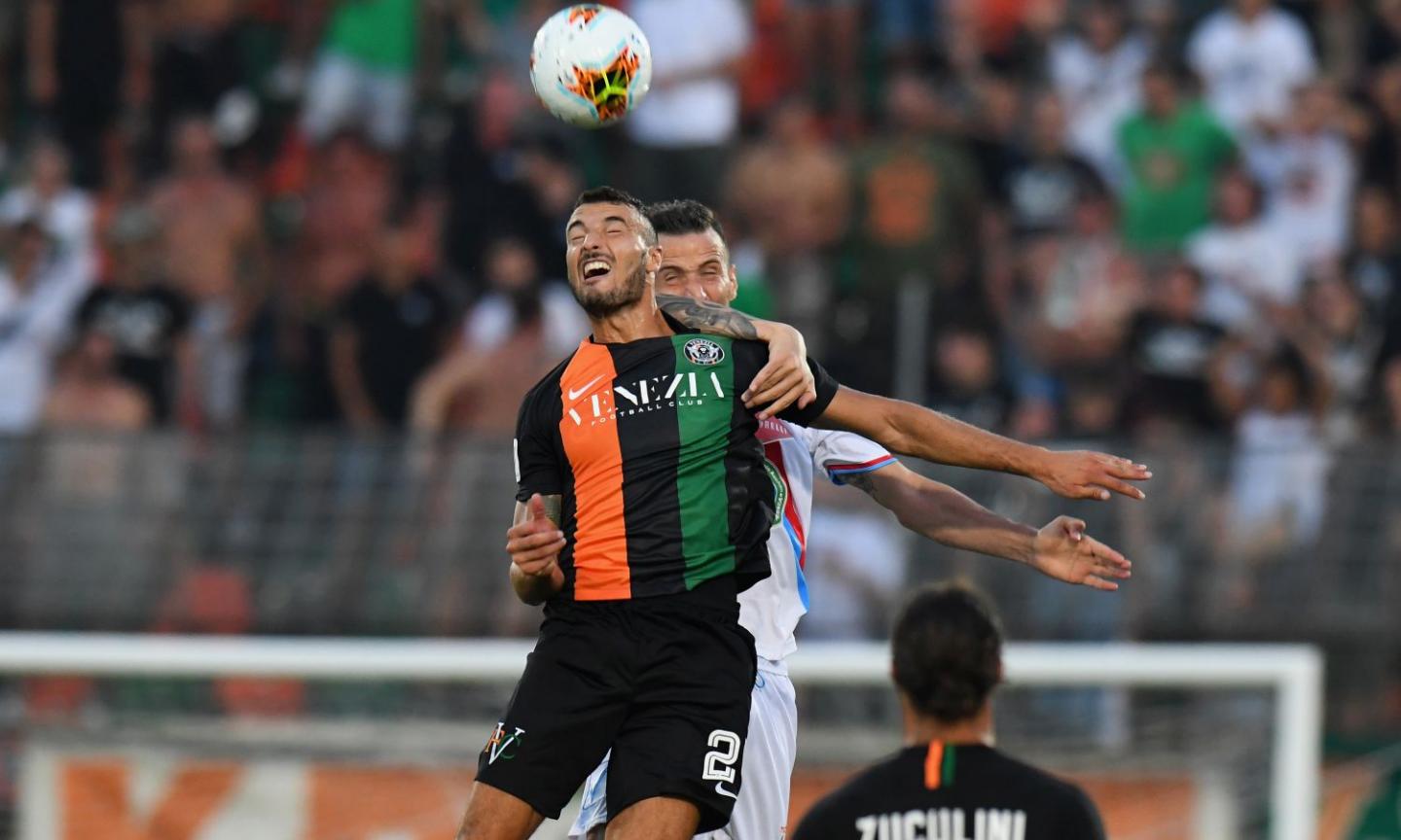 Serie B: la Reggina cade ancora: Il Venezia vince 2-1 e inguaia Toscano