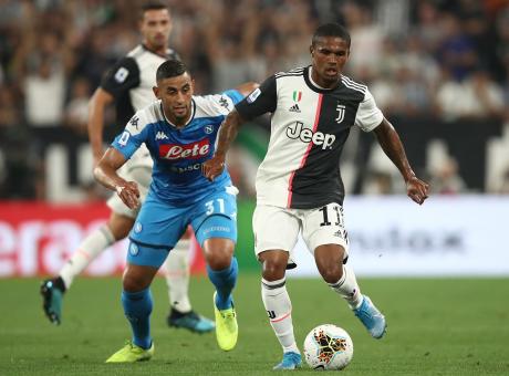 Juve, rientra Douglas Costa: tra allenamenti, serie tv e Fortnite...