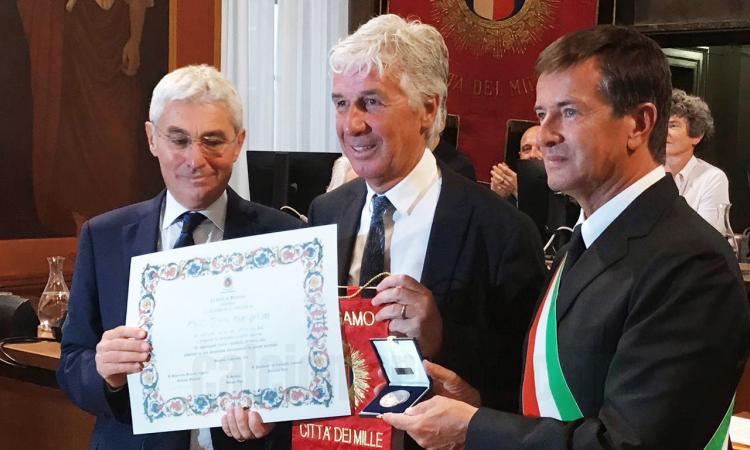 Atalanta, Gasperini cittadino onorario in lacrime: 'Il regalo più bello della mia vita' VIDEO