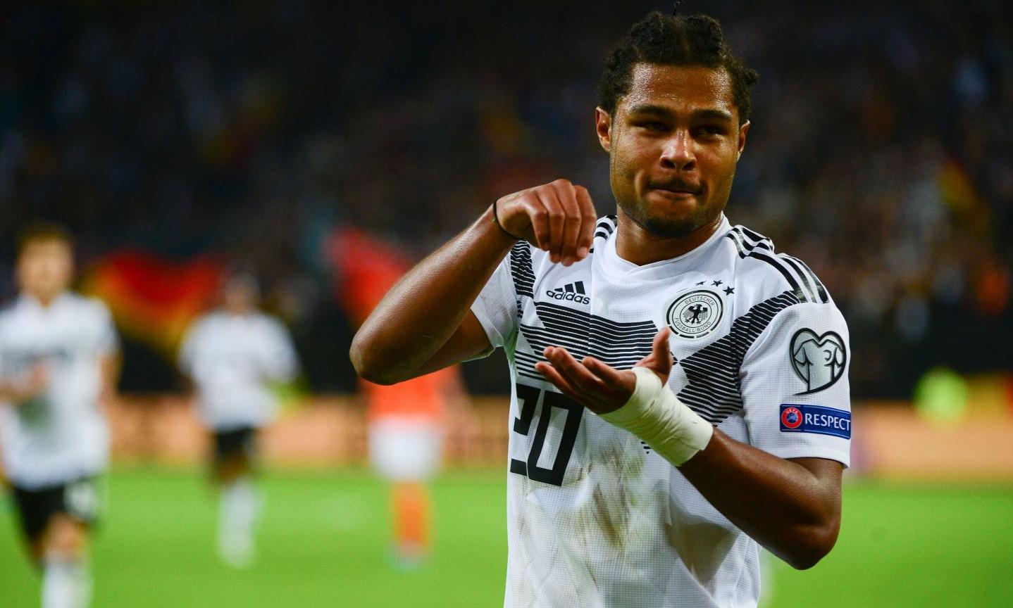 Real Madrid, occhi su Gnabry: scontro Hazard-Florentino