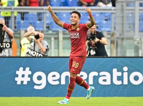 Dal sondaggio del Manchester United alla promessa a Raiola: come cambia il futuro di Kluivert