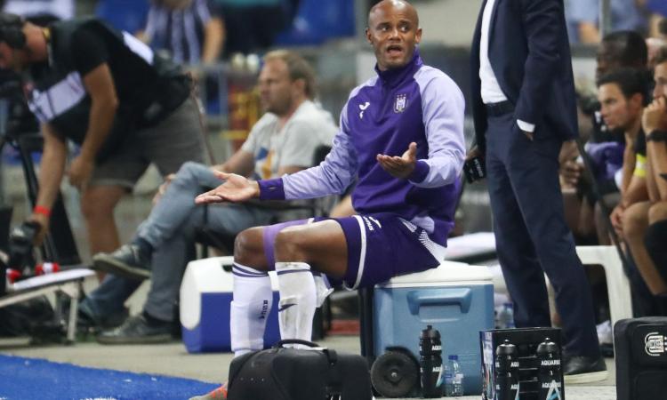 Burnley Wolfsburg, testa a testa per Kompany Burnley Wolfsburg, testa a testa per Kompany