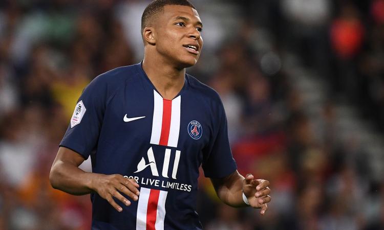 Psg, maxi offerta per il rinnovo di Mbappé