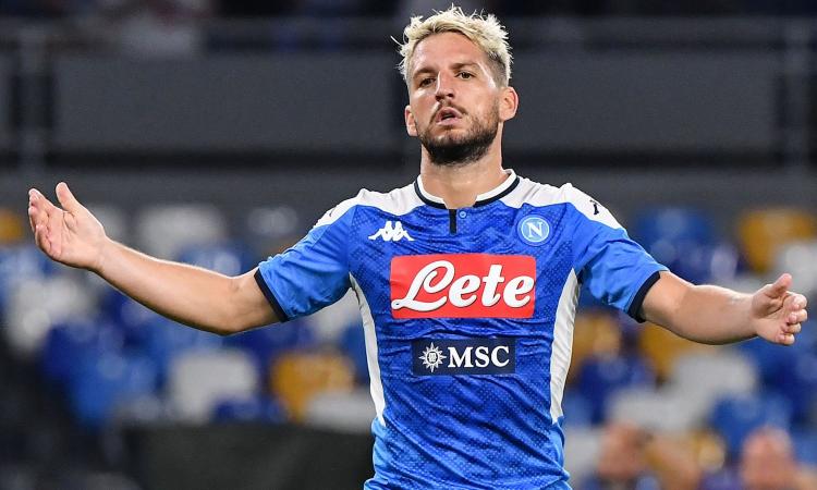 Milan e Inter su Mertens, il Napoli fissa il prezzo: la cifra