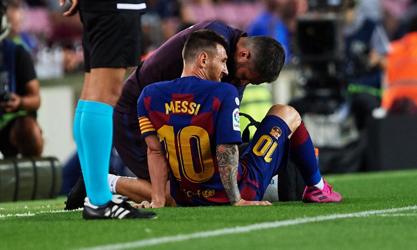 Official: Barcelona star Lionel Messi injured with thigh problem