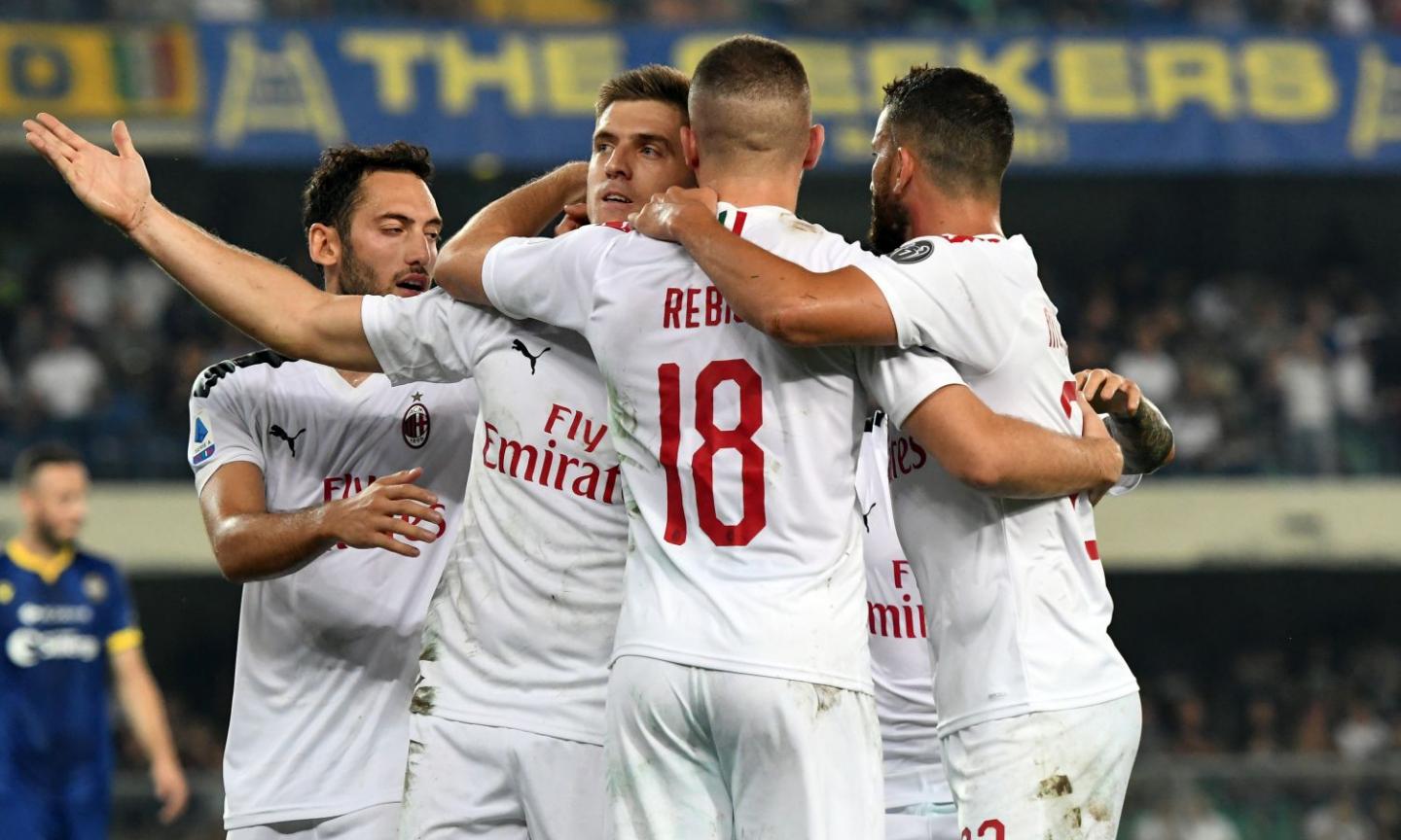 Milan, sofferenza e vittoria: 1-0 contro un Verona in 10 dal primo tempo