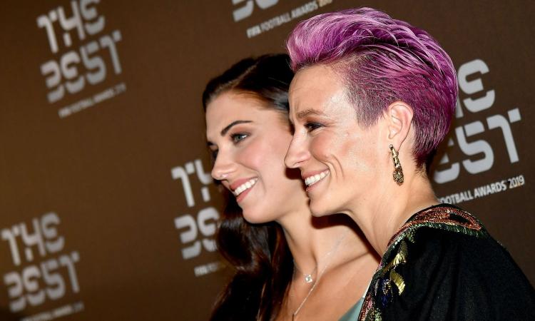 Lotta a razzismo e sessismo, Rapinoe: 'Messi e Ronaldo, aiutatemi! Non fanno nulla, hanno paura di perdere tutto?'