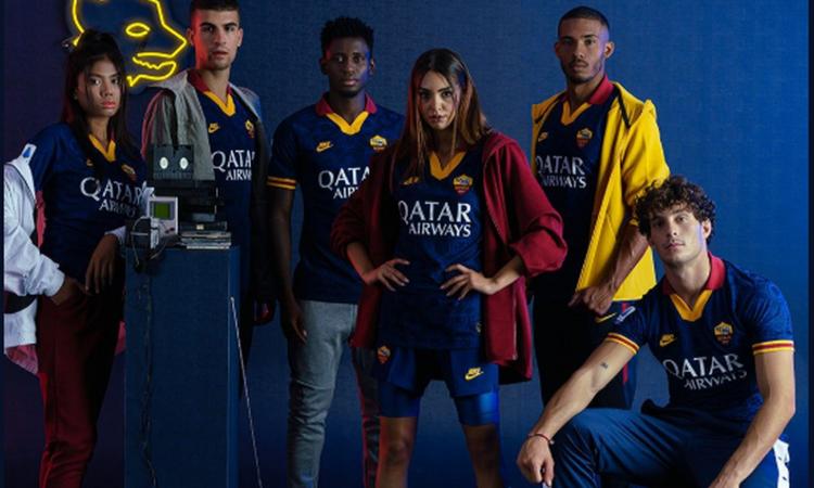 Il calcio indossa gli anni '90: dalla Roma all'Arsenal, le maglie vintage più belle