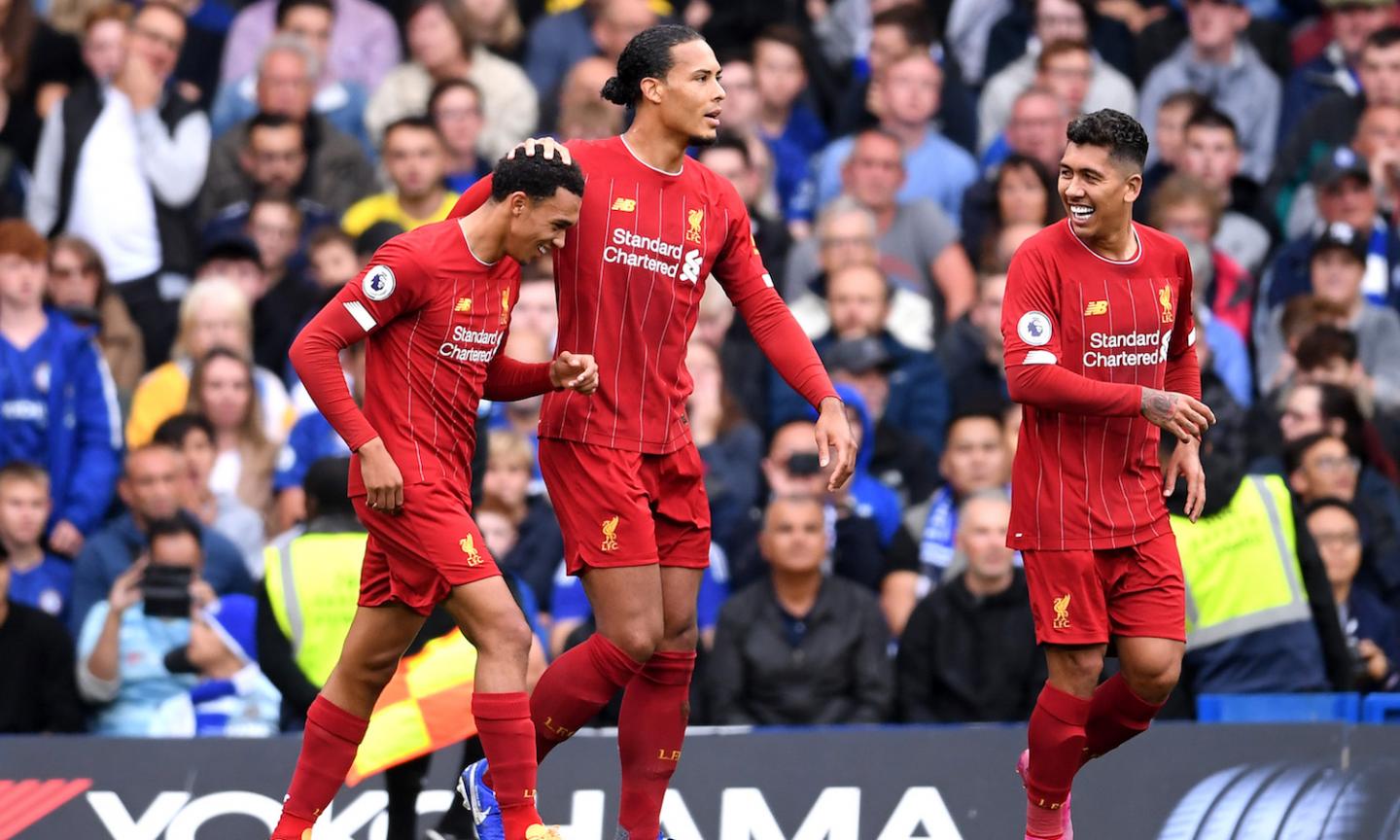 Premier League, il Liverpool a punteggio pieno: 2-1 al Chelsea, cancellato il ko di Napoli