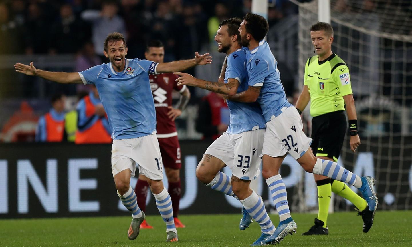 La Lazio fa festa e inguaia Mazzarri: 4-0 al Torino, è aggancio al Napoli