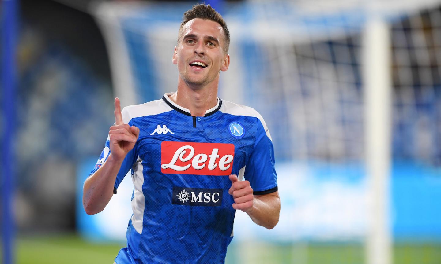 Video: Napoli striker Milik hard at work in training, hopes to return soon